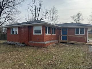 1414 Greenwood Road, Sellersburg, IN 47172