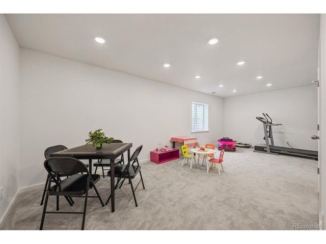 25980 E Davies Dr, Aurora, CO 80016