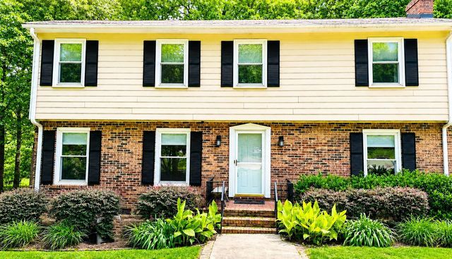 264 Heathwood Drive, Spartanburg, SC 29307