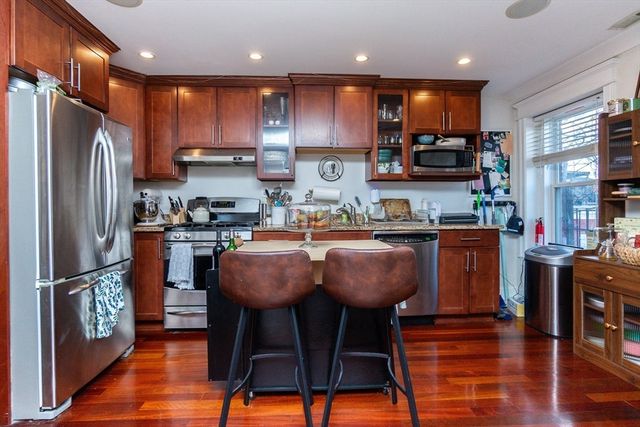 632 E Broadway 2, Boston, MA 02127