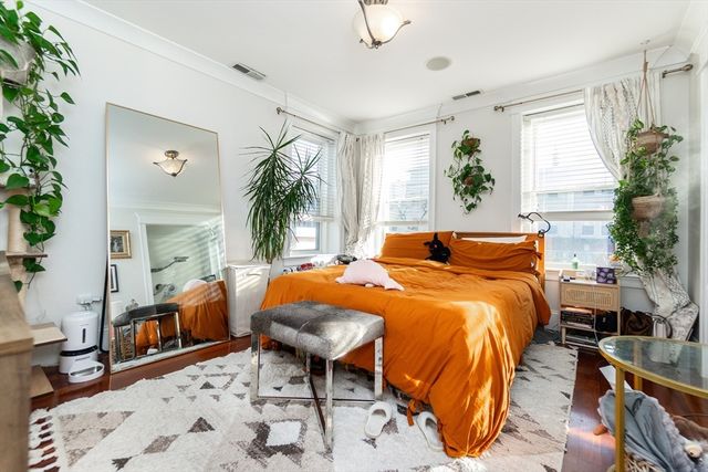 632 E Broadway 2, Boston, MA 02127