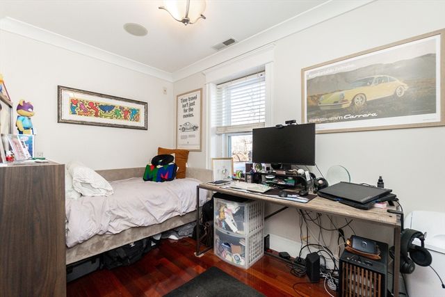 632 E Broadway 2, Boston, MA 02127