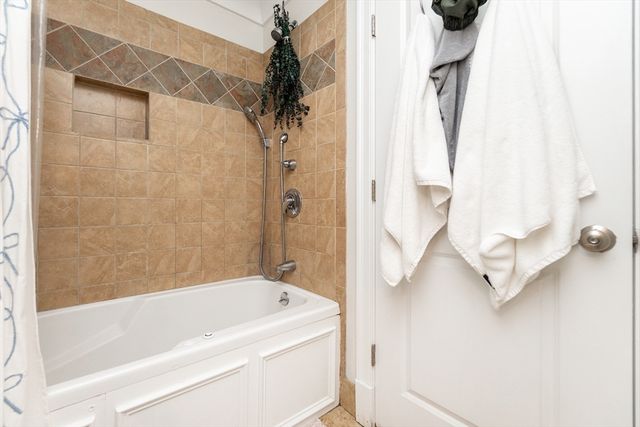 632 E Broadway 2, Boston, MA 02127