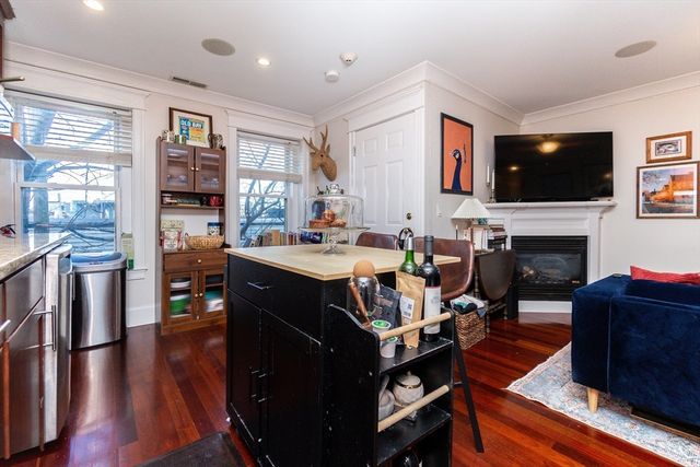 632 E Broadway 2, Boston, MA 02127