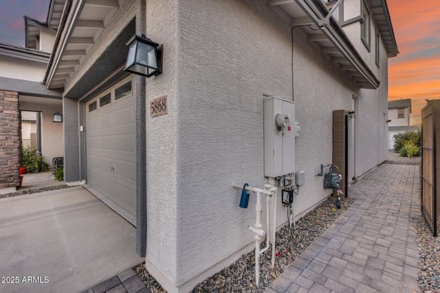 5868 N 193RD Avenue, Litchfield Park, AZ 85340