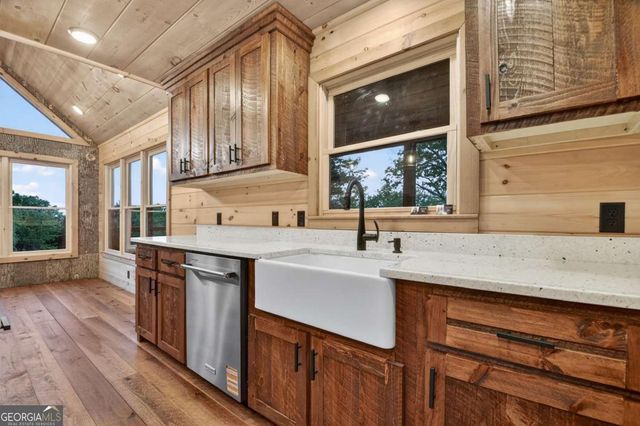 291 Pine Pass Circle, Mineral Bluff, GA 30559