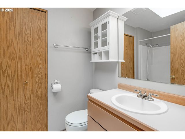 9913 Se STEELE St, Portland, OR 97266