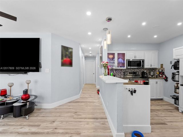 6432 Perry Street, Hollywood, FL 33024