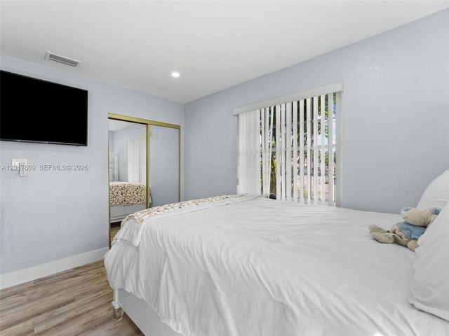 6432 Perry Street, Hollywood, FL 33024