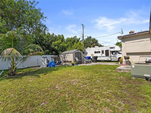 6432 Perry Street, Hollywood, FL 33024
