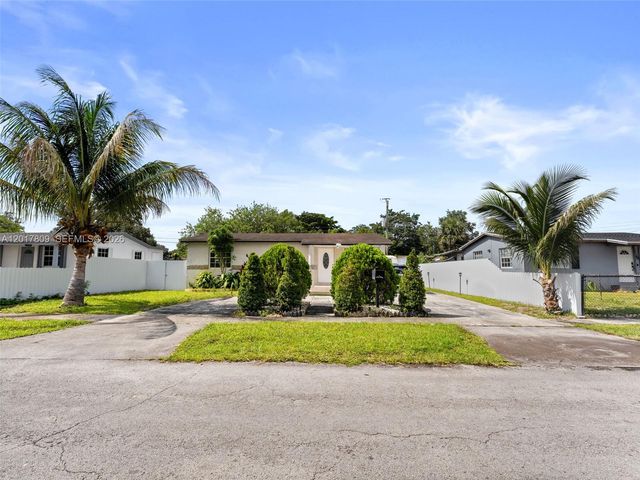 6432 Perry Street, Hollywood, FL 33024