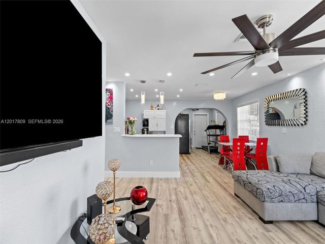 6432 Perry Street, Hollywood, FL 33024