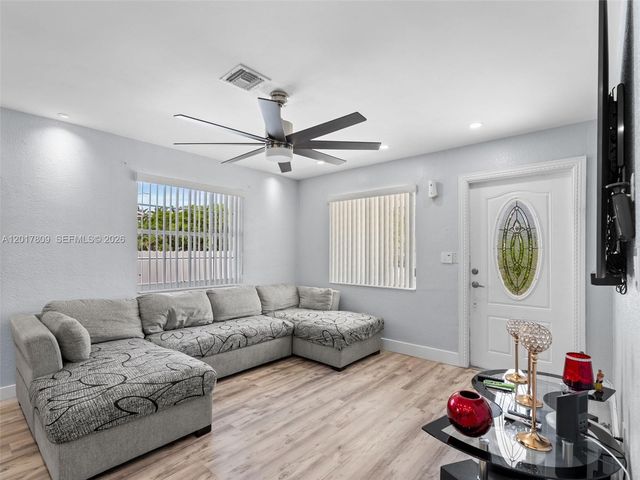 6432 Perry Street, Hollywood, FL 33024