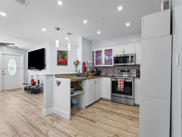 6432 Perry Street, Hollywood, FL 33024