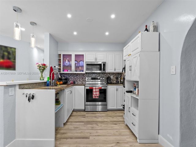 6432 Perry Street, Hollywood, FL 33024