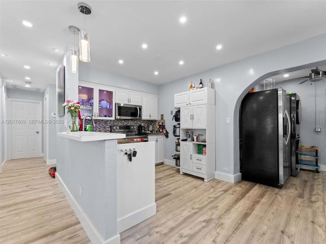 6432 Perry Street, Hollywood, FL 33024