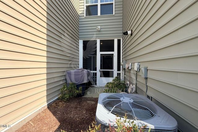 1306 Farm Pond Trail, Durham, NC 27703