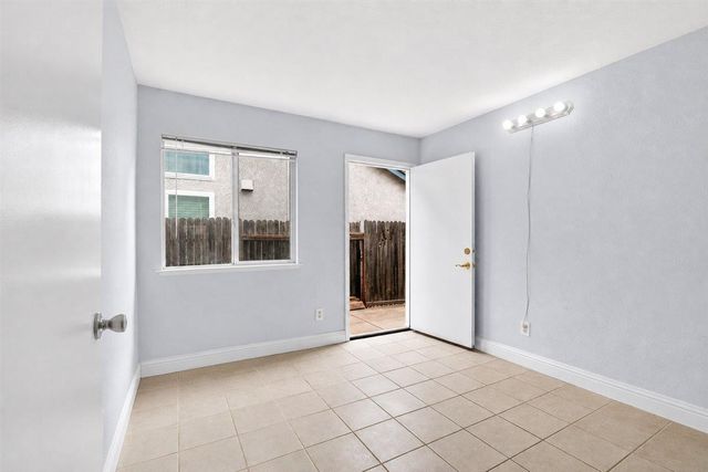 8889 Harvest Hill Way, Elk Grove, CA 95624