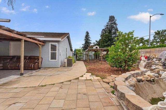 8889 Harvest Hill Way, Elk Grove, CA 95624