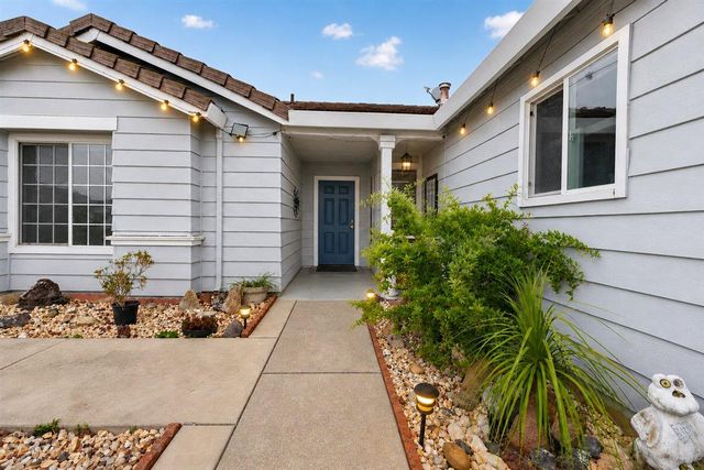 8889 Harvest Hill Way, Elk Grove, CA 95624