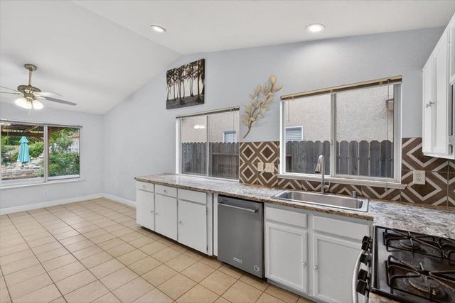 8889 Harvest Hill Way, Elk Grove, CA 95624