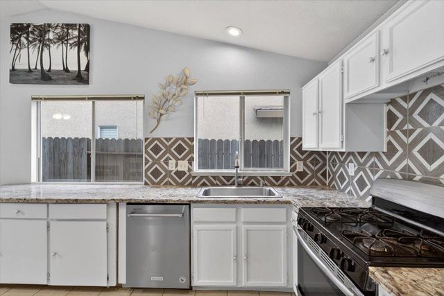8889 Harvest Hill Way, Elk Grove, CA 95624
