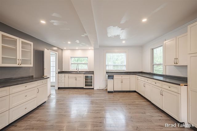 1559 Laughlin Drive, Grand Rapids, MI 49504
