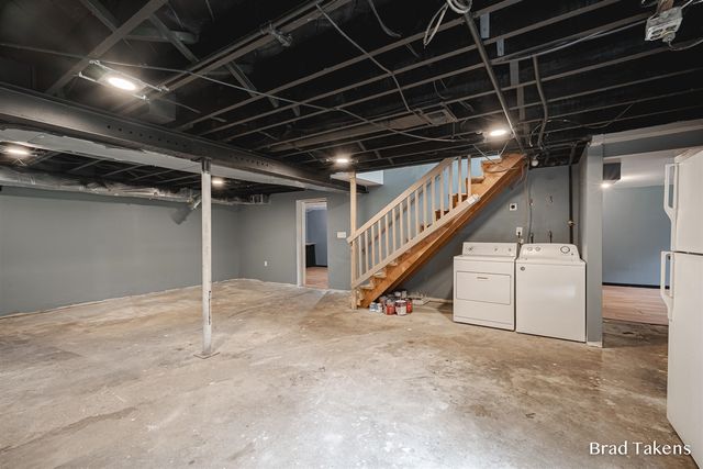 1559 Laughlin Drive, Grand Rapids, MI 49504