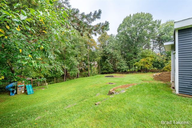 1559 Laughlin Drive, Grand Rapids, MI 49504