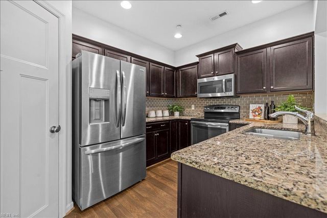 8118 Ships Crossing RD, Norfolk, VA 23518