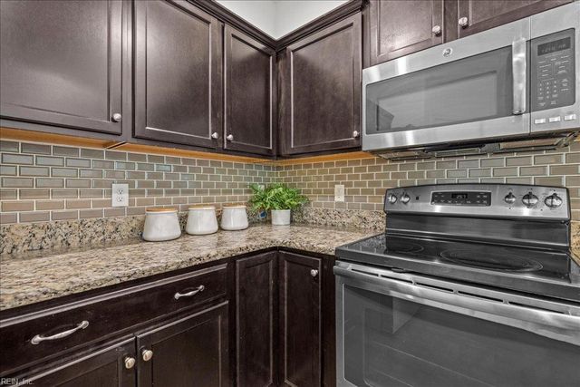 8118 Ships Crossing RD, Norfolk, VA 23518