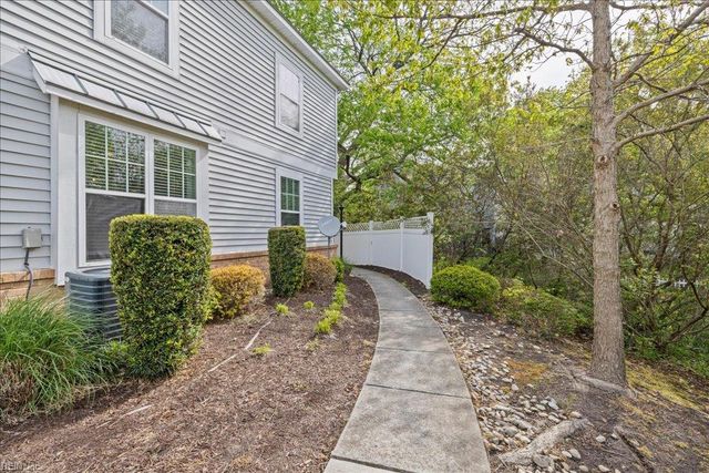 8118 Ships Crossing RD, Norfolk, VA 23518