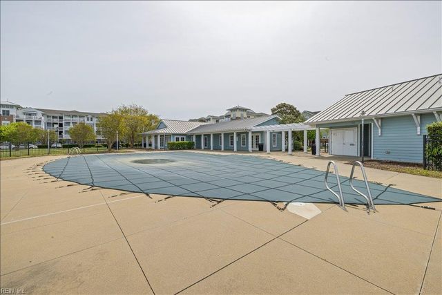 8118 Ships Crossing RD, Norfolk, VA 23518