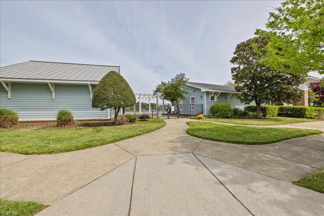 8118 Ships Crossing RD, Norfolk, VA 23518