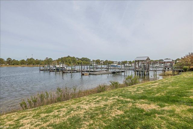 8118 Ships Crossing RD, Norfolk, VA 23518