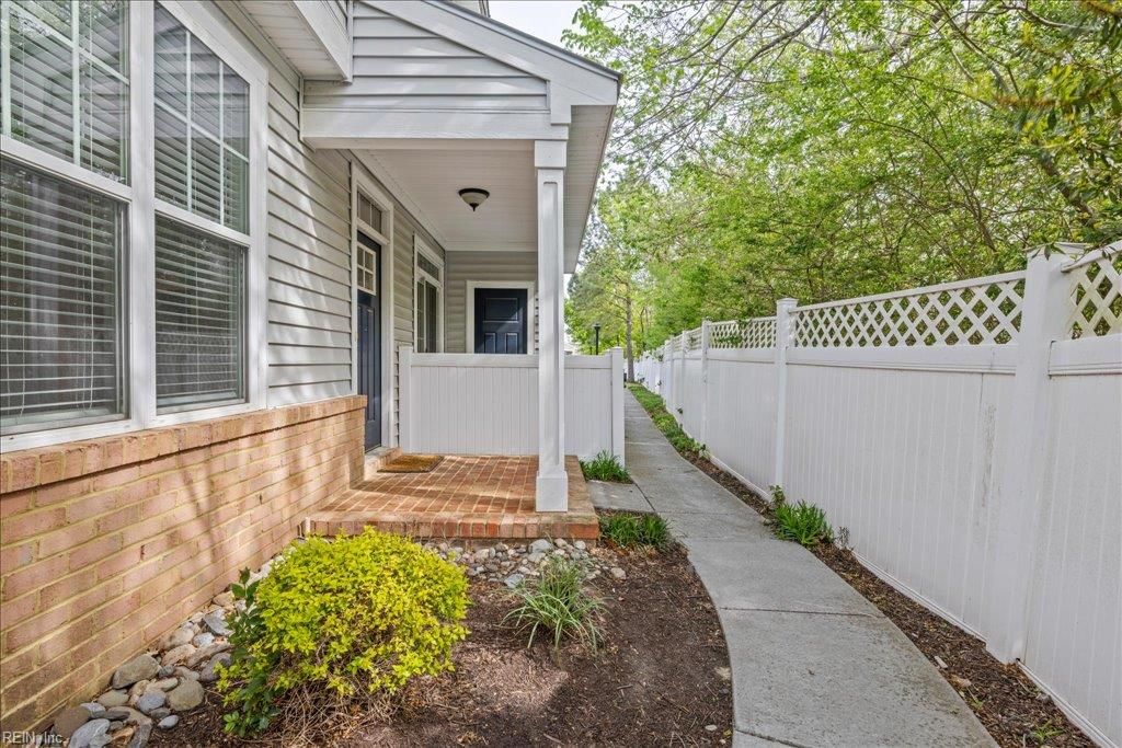 8118 Ships Crossing RD, Norfolk, VA 23518