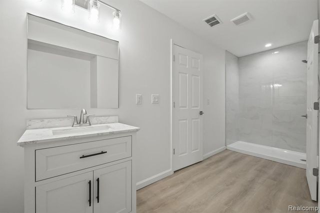 34 Cross Street 1, Auburn Hills, MI 48326