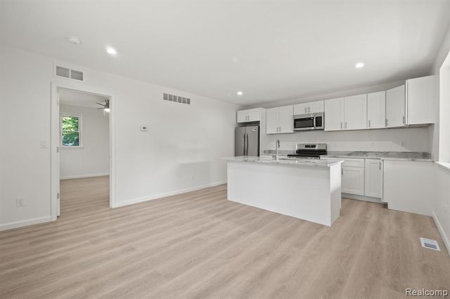 34 Cross Street 1, Auburn Hills, MI 48326