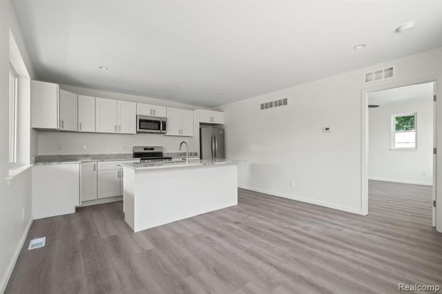 34 Cross Street 1, Auburn Hills, MI 48326