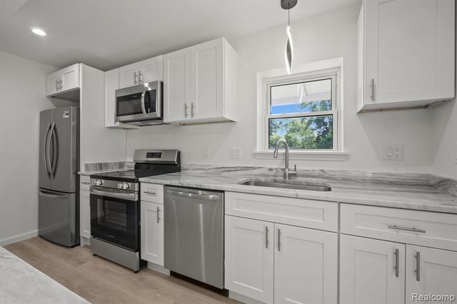 34 Cross Street 1, Auburn Hills, MI 48326