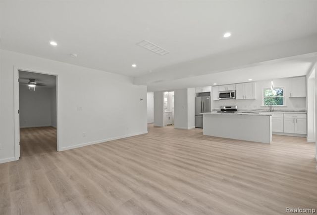 34 Cross Street 1, Auburn Hills, MI 48326