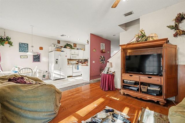 16318 PARKSTONE PALMS COURT, Tampa, FL 33647