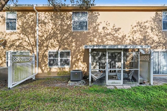 16318 PARKSTONE PALMS COURT, Tampa, FL 33647