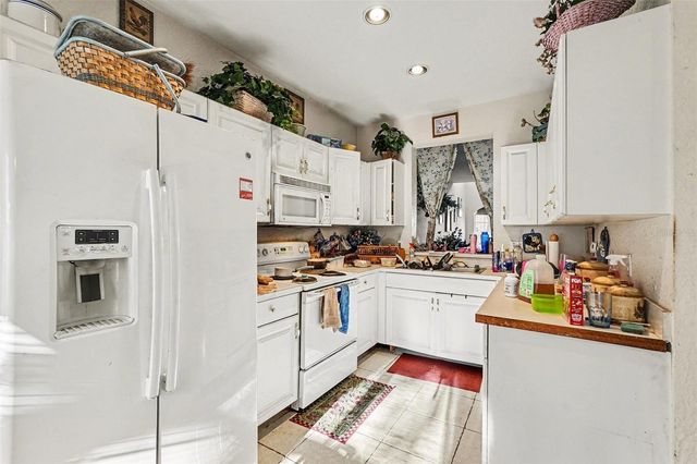 16318 PARKSTONE PALMS COURT, Tampa, FL 33647