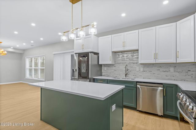 7726 Cottage Cove Way, Louisville, KY 40214