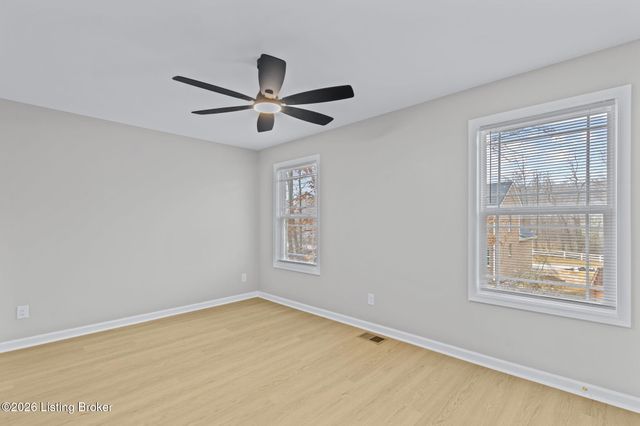 7726 Cottage Cove Way, Louisville, KY 40214