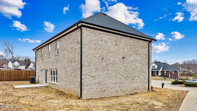 7726 Cottage Cove Way, Louisville, KY 40214