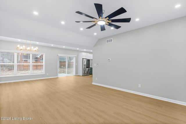 7726 Cottage Cove Way, Louisville, KY 40214