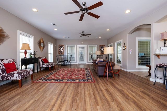 803 Tuscany, Maumelle, AR 72113