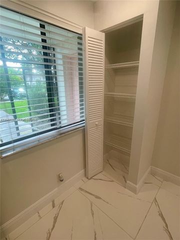 403 Lakeview Dr 106, Weston, FL 33326